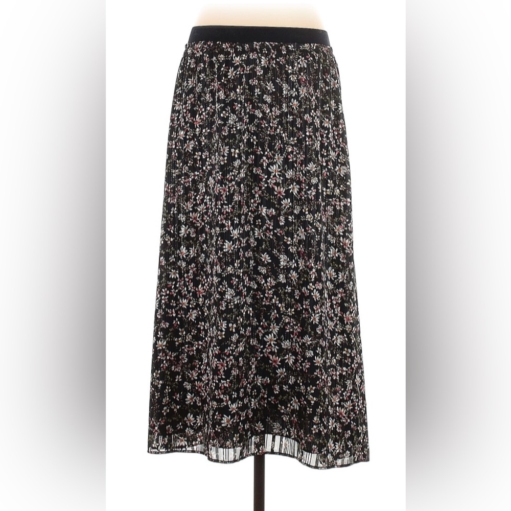 Loft Flower Skirt in excellent condition